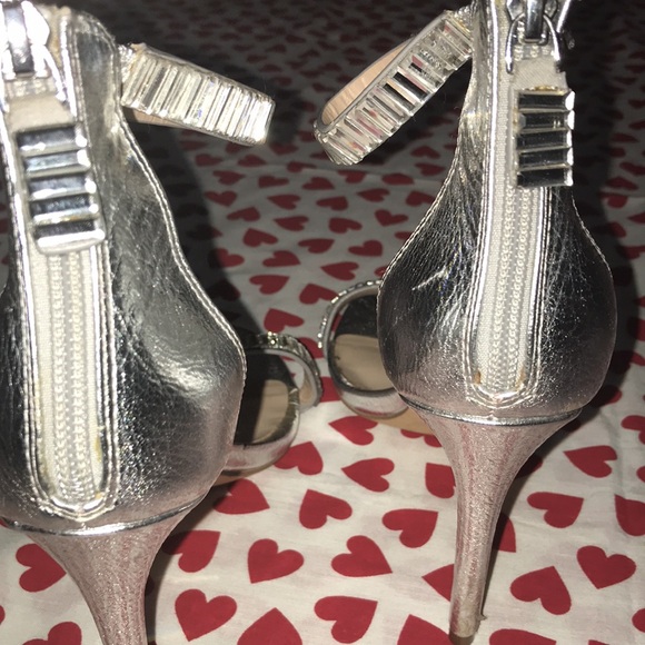 Silver & mirror open toe Aldo heels (8.5) - Picture 6 of 9